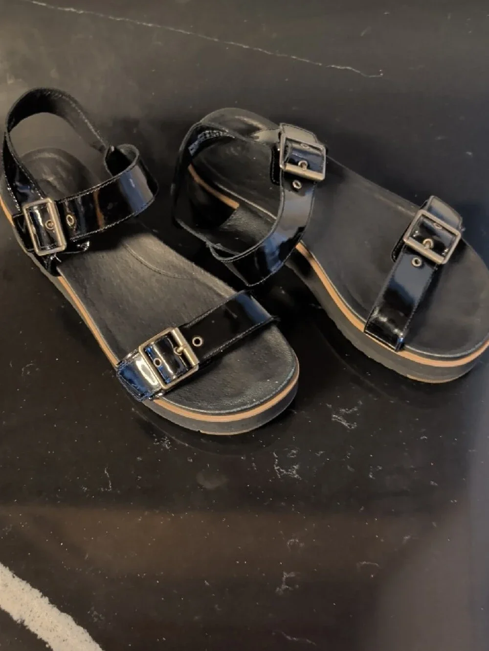 UGG Angie Platform Leather Sandals Size 7 Used Great